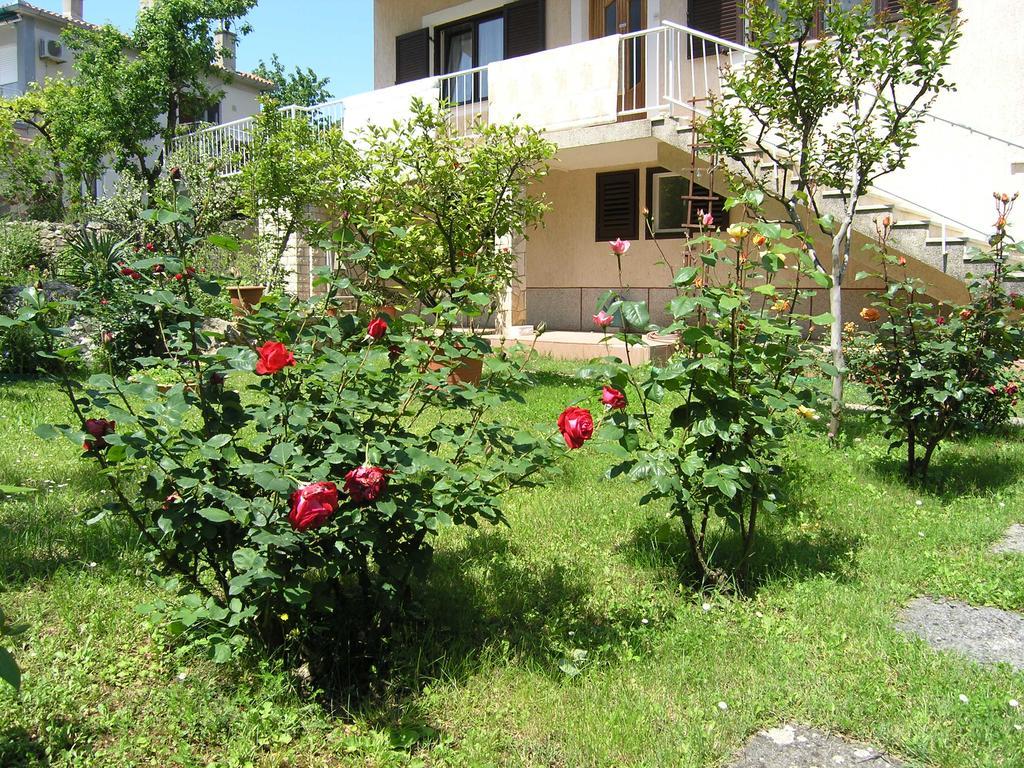 Apartments Ines คิร์ก ภายนอก รูปภาพ