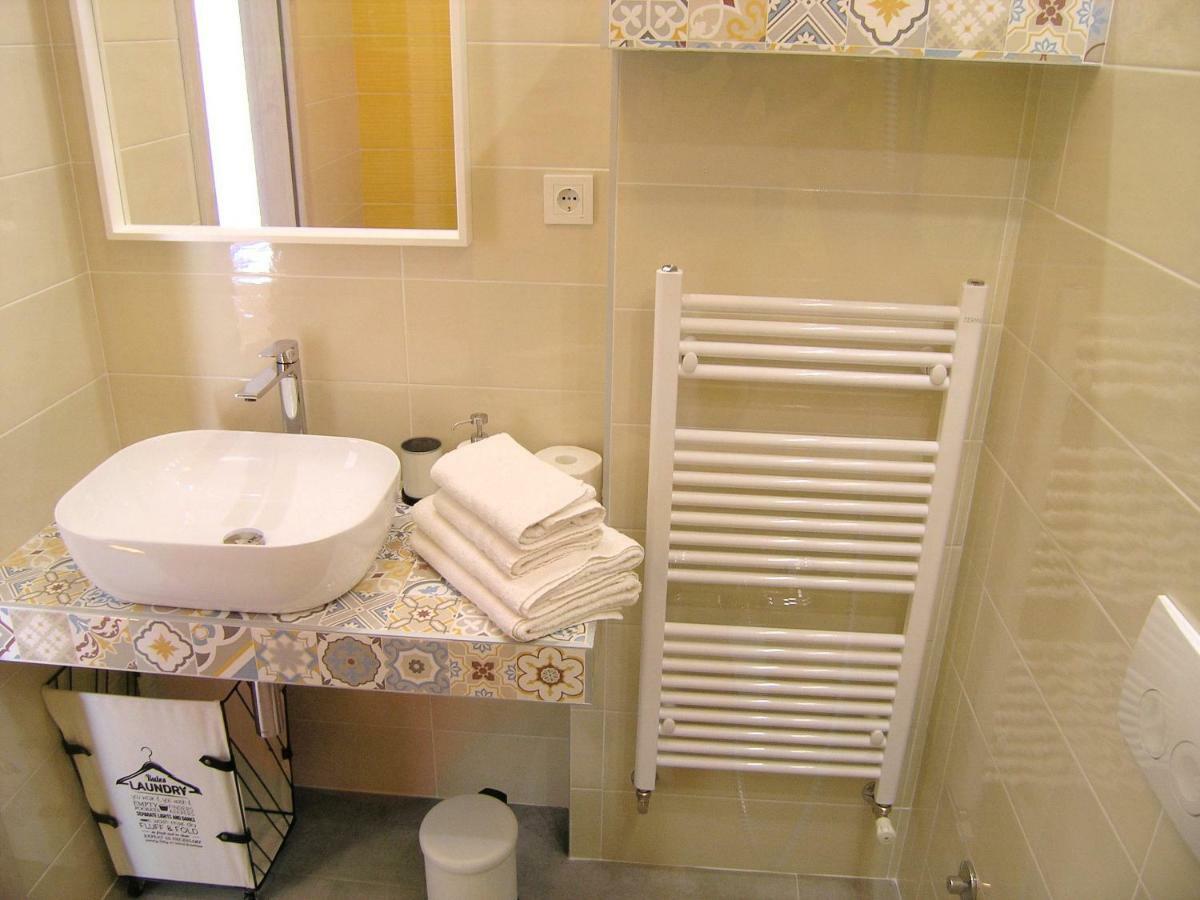 Apartments Ines คิร์ก ภายนอก รูปภาพ