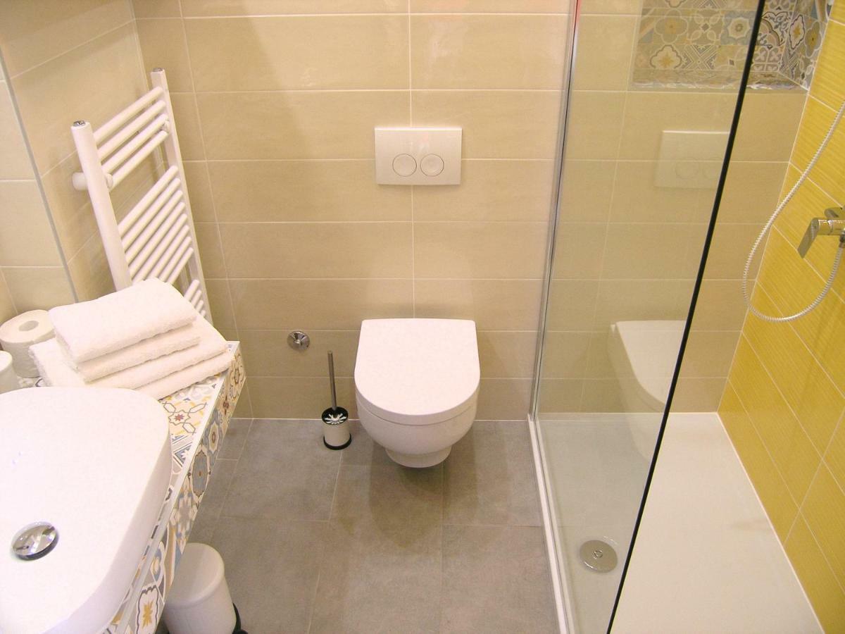Apartments Ines คิร์ก ภายนอก รูปภาพ